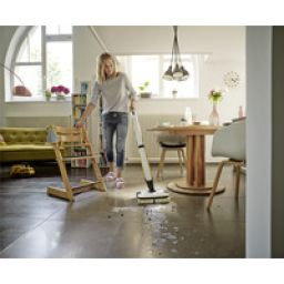 All-in-one: Entfernt alle Arten von trockenem und feuchtem Alltagsschmutz in einem Schritt