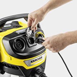 Steckdose mit Ein‑/Ausschaltautomatik für die Arbeit mit Elektrowerkzeugen