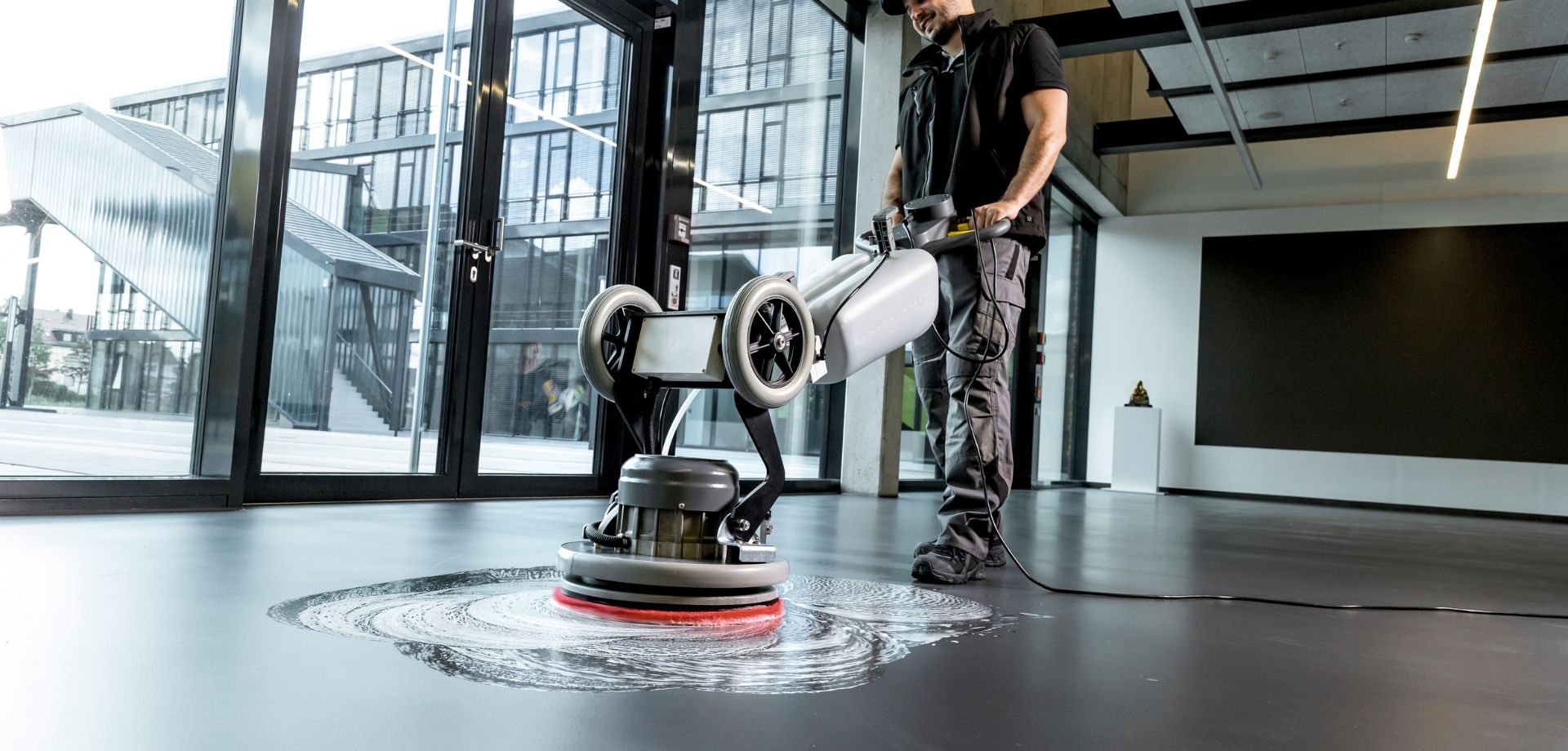 Einscheibenmaschinen (Bodenreiniger) für den gewerblichen Einsatz